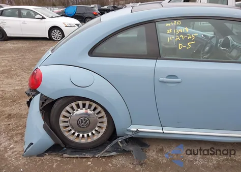 2014 Volkswagen Beetle 2.5L from USA, damaged, VIN 3VWJP7AT8EM612093